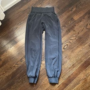Lululemon joggers. Size 2. Worn 5 times MAX